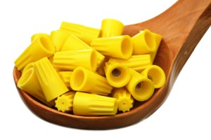 Соединительные самоизолирующие зажимы