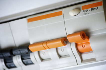 Принцип работы УЗО (Устройство защитного отключения)